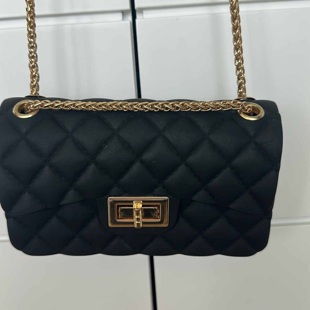 Elegant Black Quilted Shoulder Bag